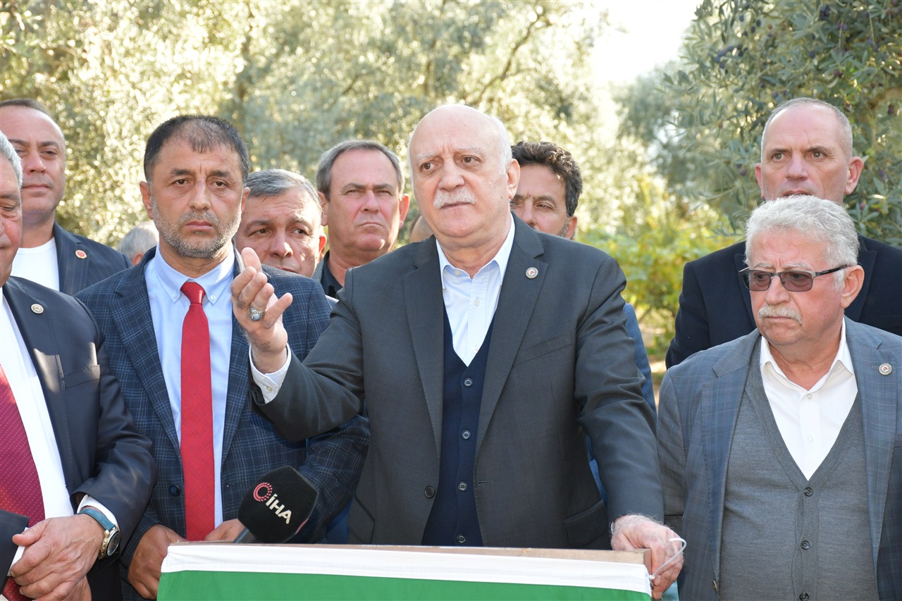 Bayraktar, Bursa’nın İznik ilçesinde zeytin hasat törenine katıldı